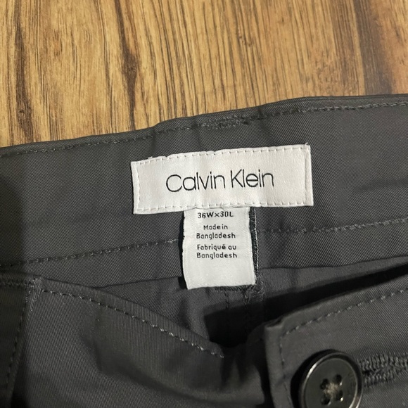 Men’s Calvin Klein Pants - Picture 2 of 2
